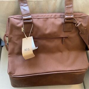 NWT Beis Convertible Mini Weekender in Maple! 🤎